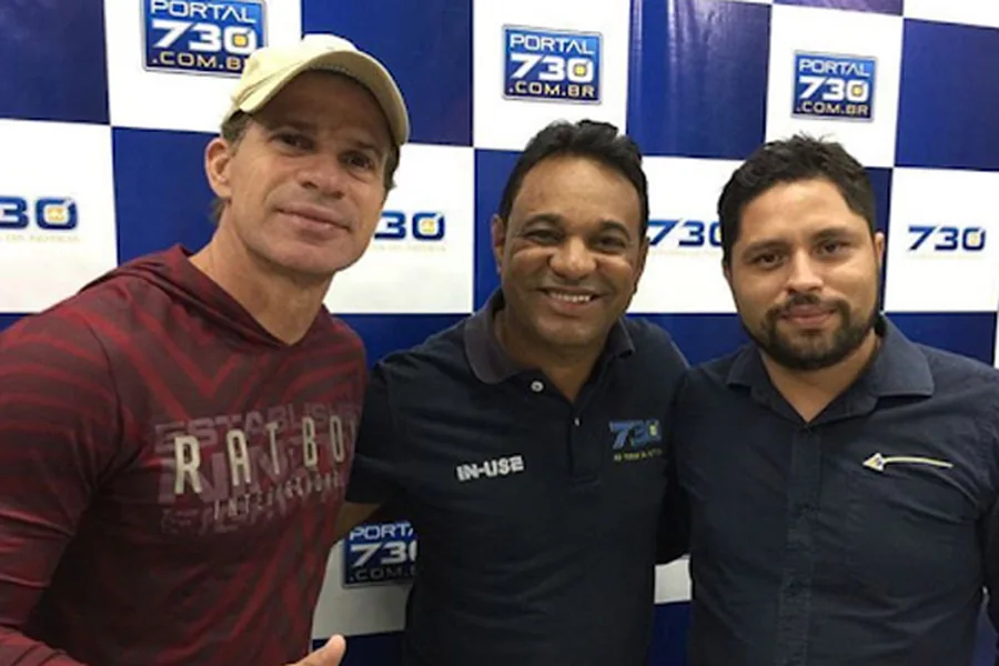 Beto Brasil, Túlio Maravilha e Walace Graça em registro na Rádio 730